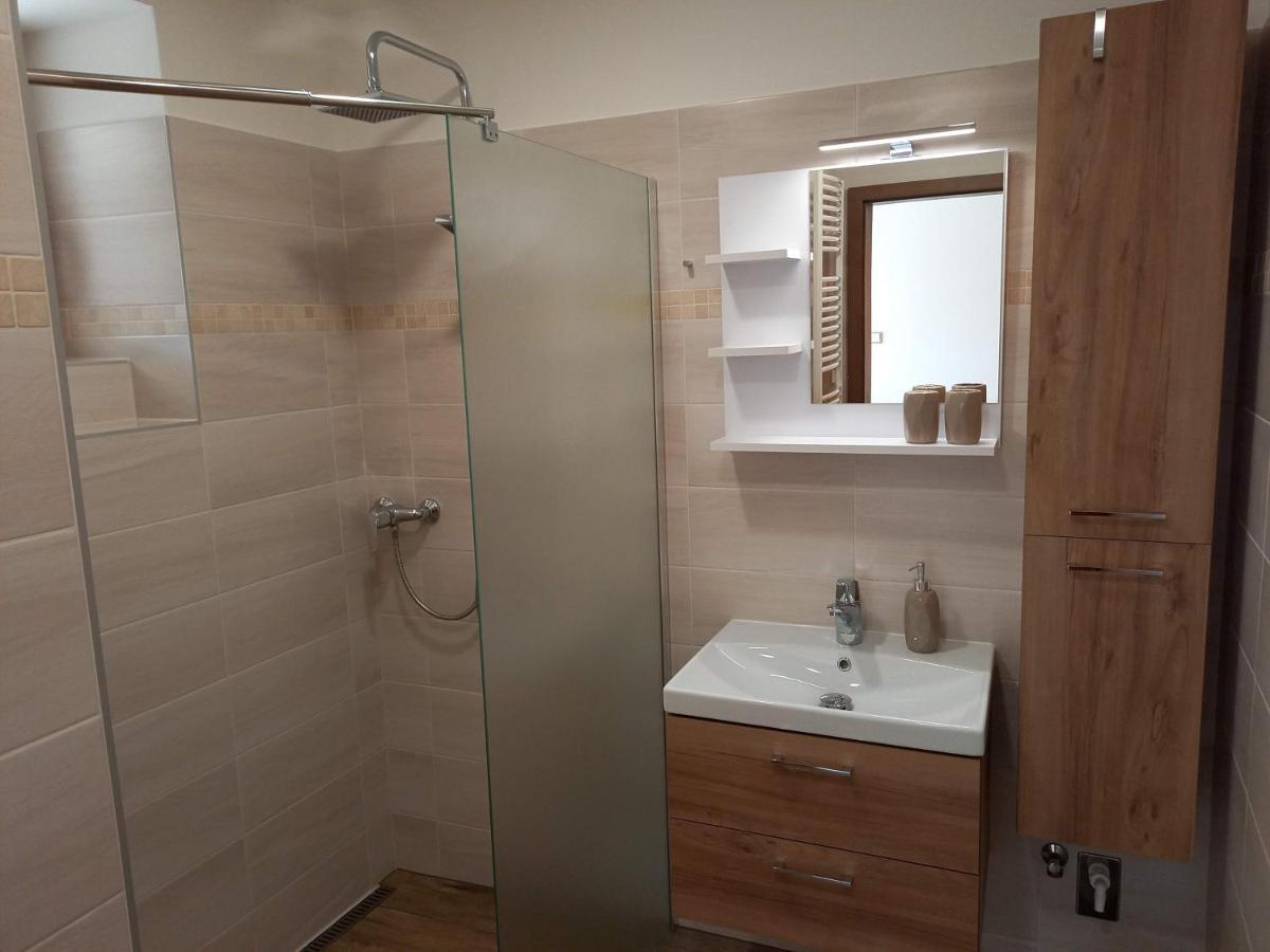 Apartmany 27 Nemcicky  ภายนอก รูปภาพ